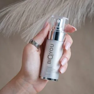 Dabīgs atjaunojošs krēms ādai ap acīm